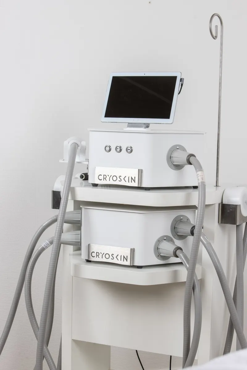 Cryoskin® Revolution cryo-thermal aesthetic spa device