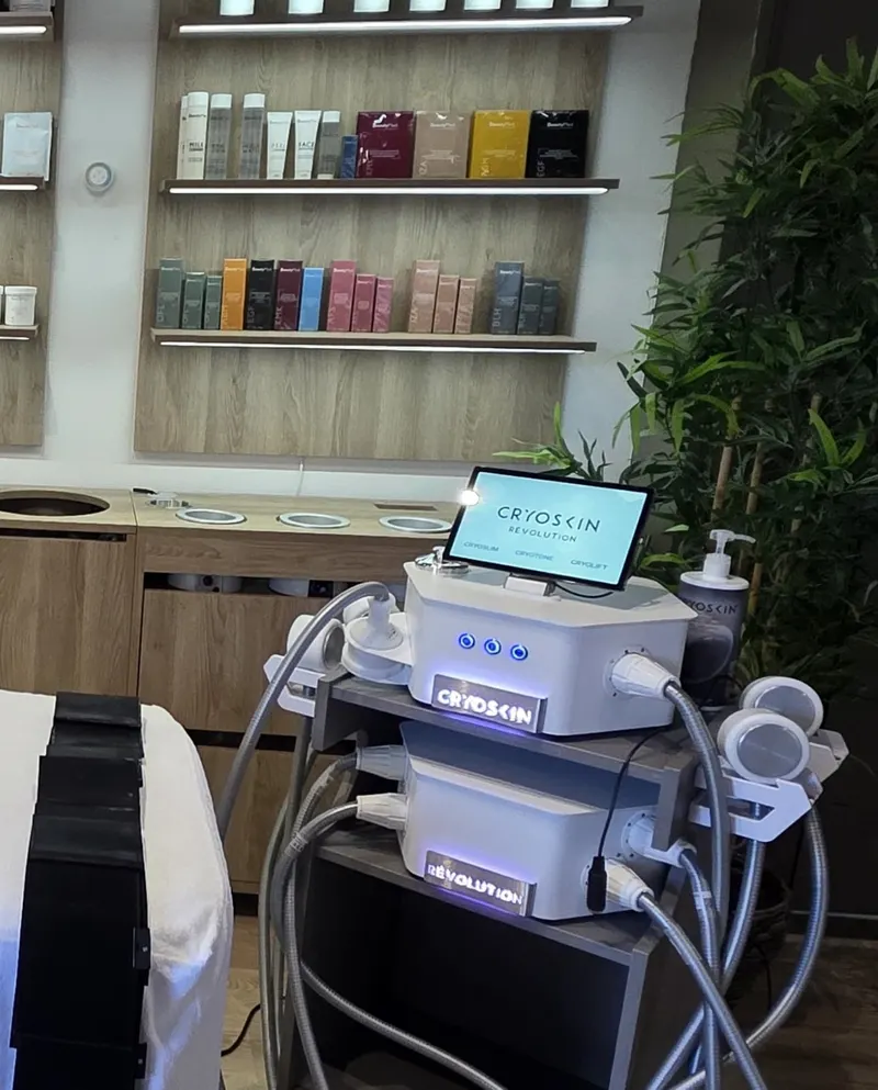Cryoskin® Revolution Full Unit installed in a spa room