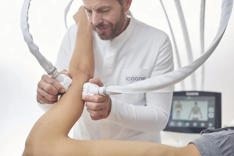 icoone® arm session with Robomini