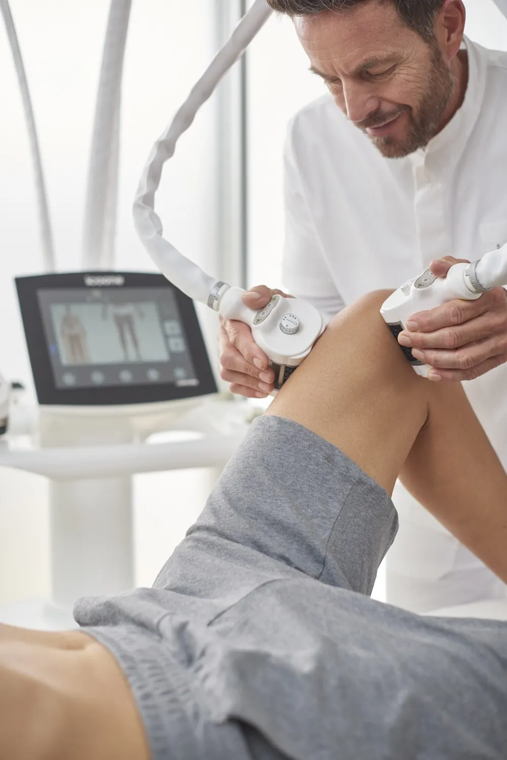 icoone® leg session with Robotwin handpieces — i-Tech Industries